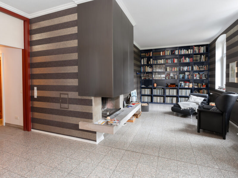 Kamin - Wohnzimmer - Haupthaus — Exklusiver Landsitz vor den Toren Lingens – mit Gästehaus, und vielfältigen Nutzungsmöglichkeiten, Lingen / Clusorth