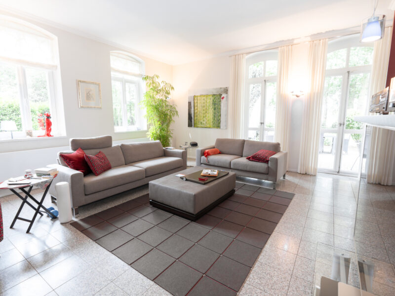 Wohnzimmer - Haupthaus — Exklusiver Landsitz vor den Toren Lingens – mit Gästehaus, und vielfältigen Nutzungsmöglichkeiten, Lingen / Clusorth