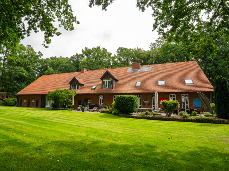 Haupthaus 2 Wohneinheiten 4 Pferdeboxen — Exklusiver Landsitz vor den Toren Lingens – mit Gästehaus, und vielfältigen Nutzungsmöglichkeiten, Lingen / Clusorth