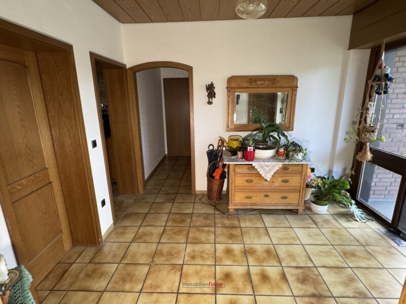 Eingangsbereich — Freistehendes Haus in Gescher mit 731 m² Eckgrundstück – 2 Wohneinheiten möglich, Gescher